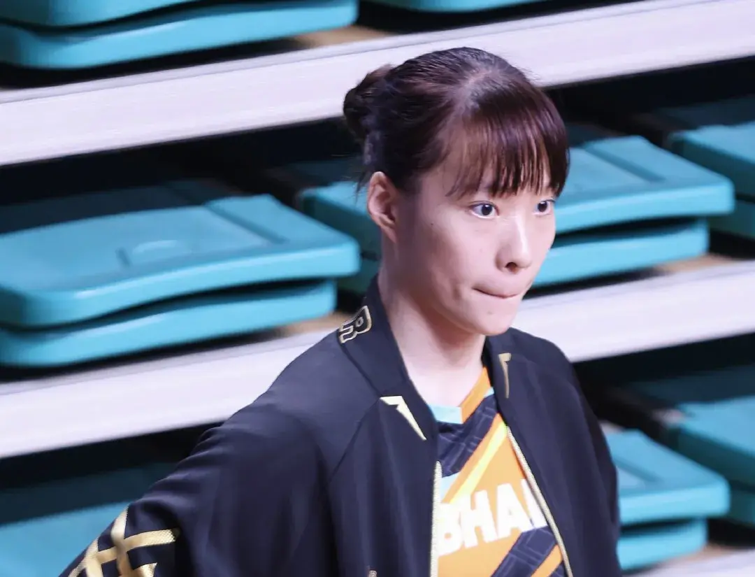 阿尔霍达比, 容易一些