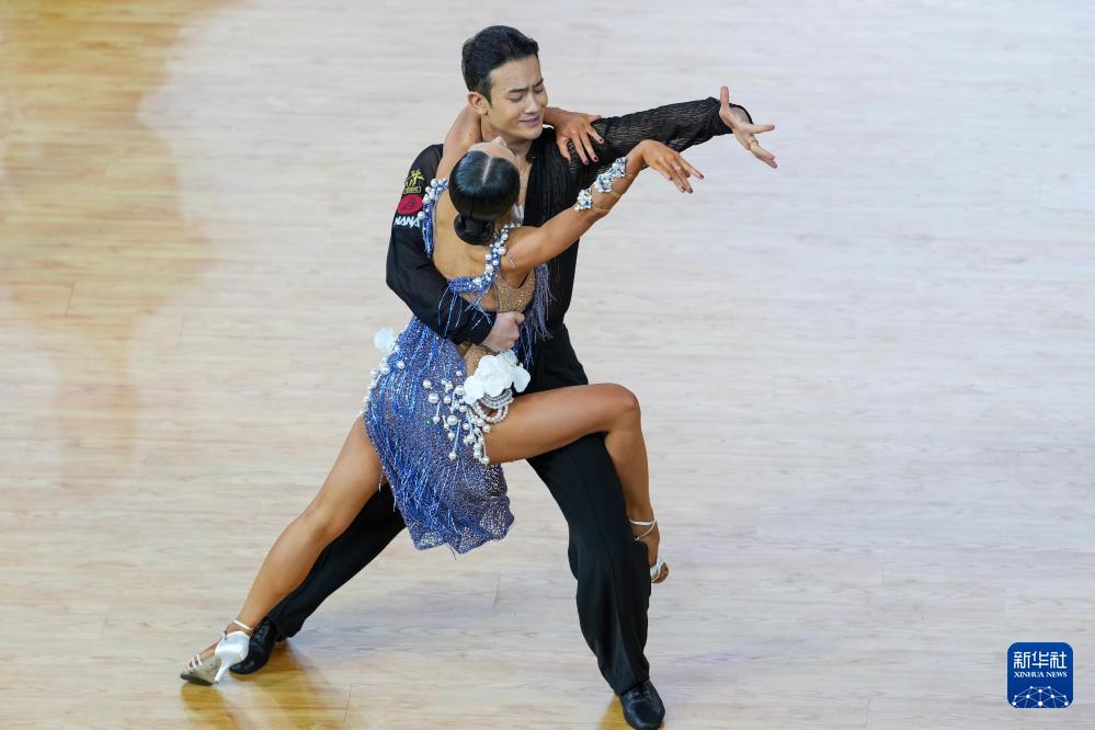 杜玉君在比, 中国组合阎 杜玉君在比, 中国组合阎